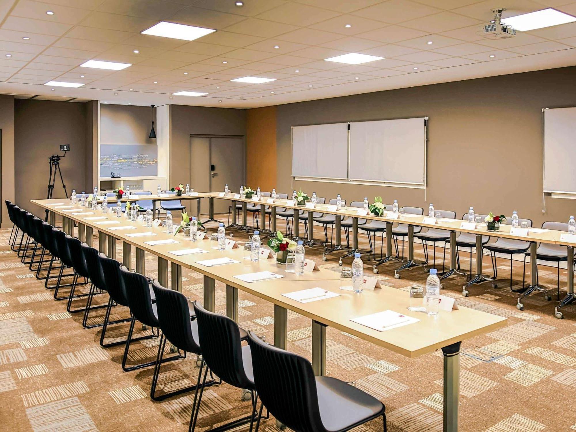 Hotel Ibis Rabat Agdal Esterno foto